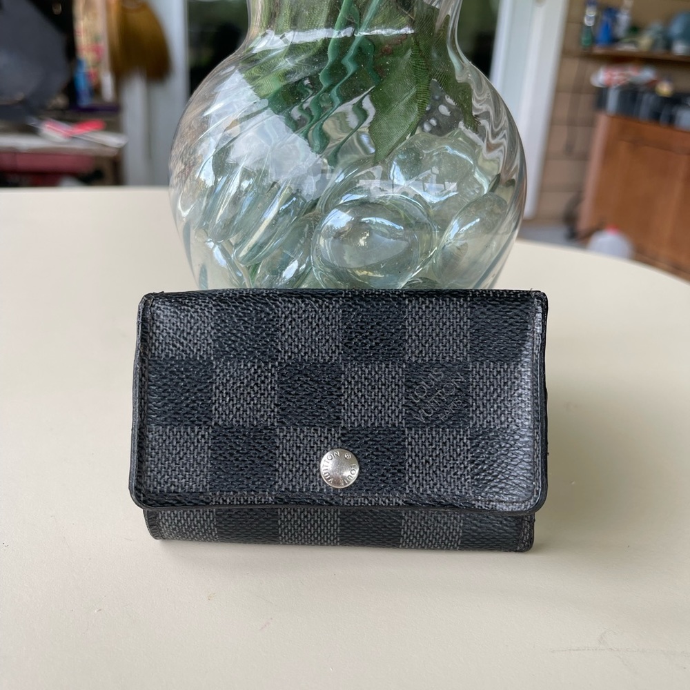 louis vuitton key holder